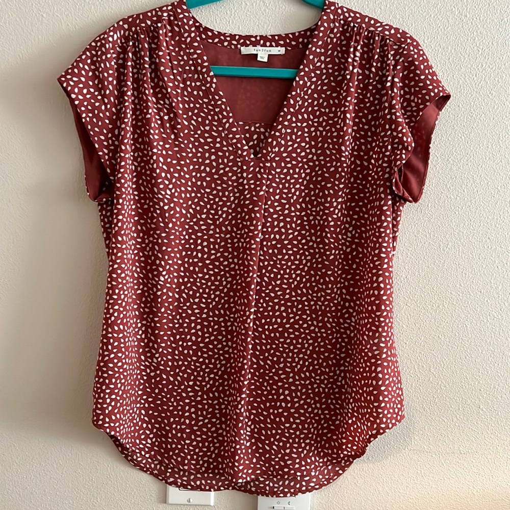 Fun2fun coral and white m blouse